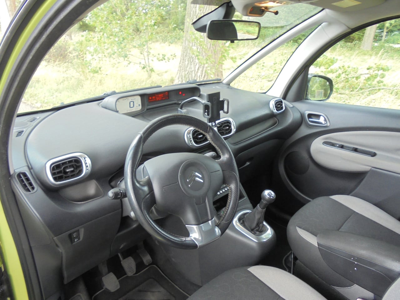 Citroen C3 Picasso 1.4 VTi apk nieuw bij aflevering, 167.591 Km € 2950