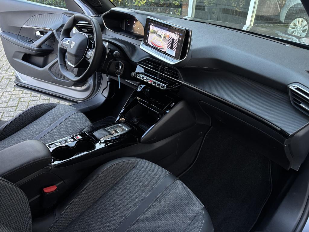 Peugeot 2008 automaat 1.2 puretech 130 allure