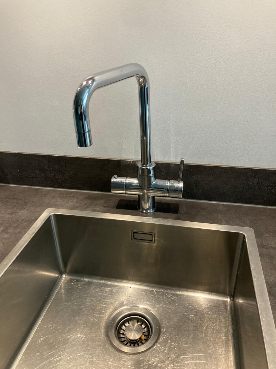 Kraan met kokend water en boiler