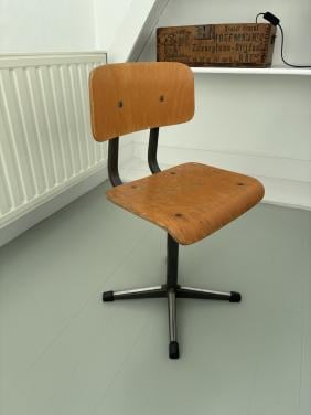 Vintage school stoeltje