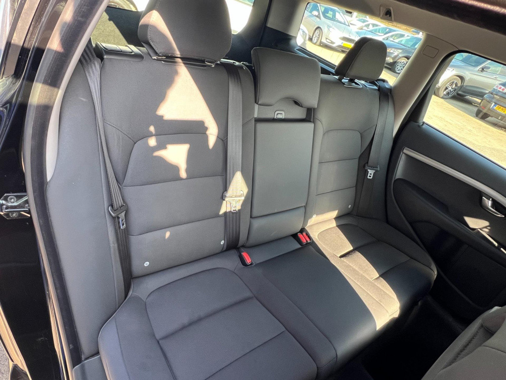 Volvo V70 1.6 d2 kinetic, trekhaak, navi, parkeersensoren enz...