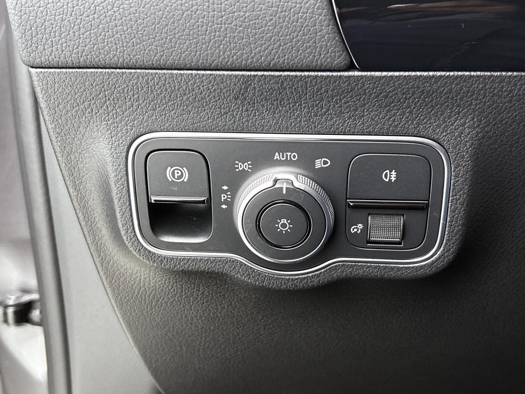 Mercedes-Benz B-Klasse 180 business solution amg | nightpakket | smartphone