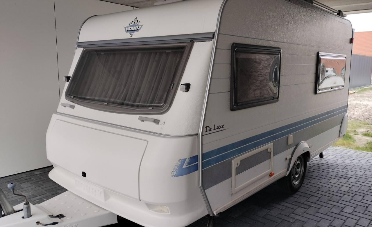 Hobby 400 SB met voortent en luifel