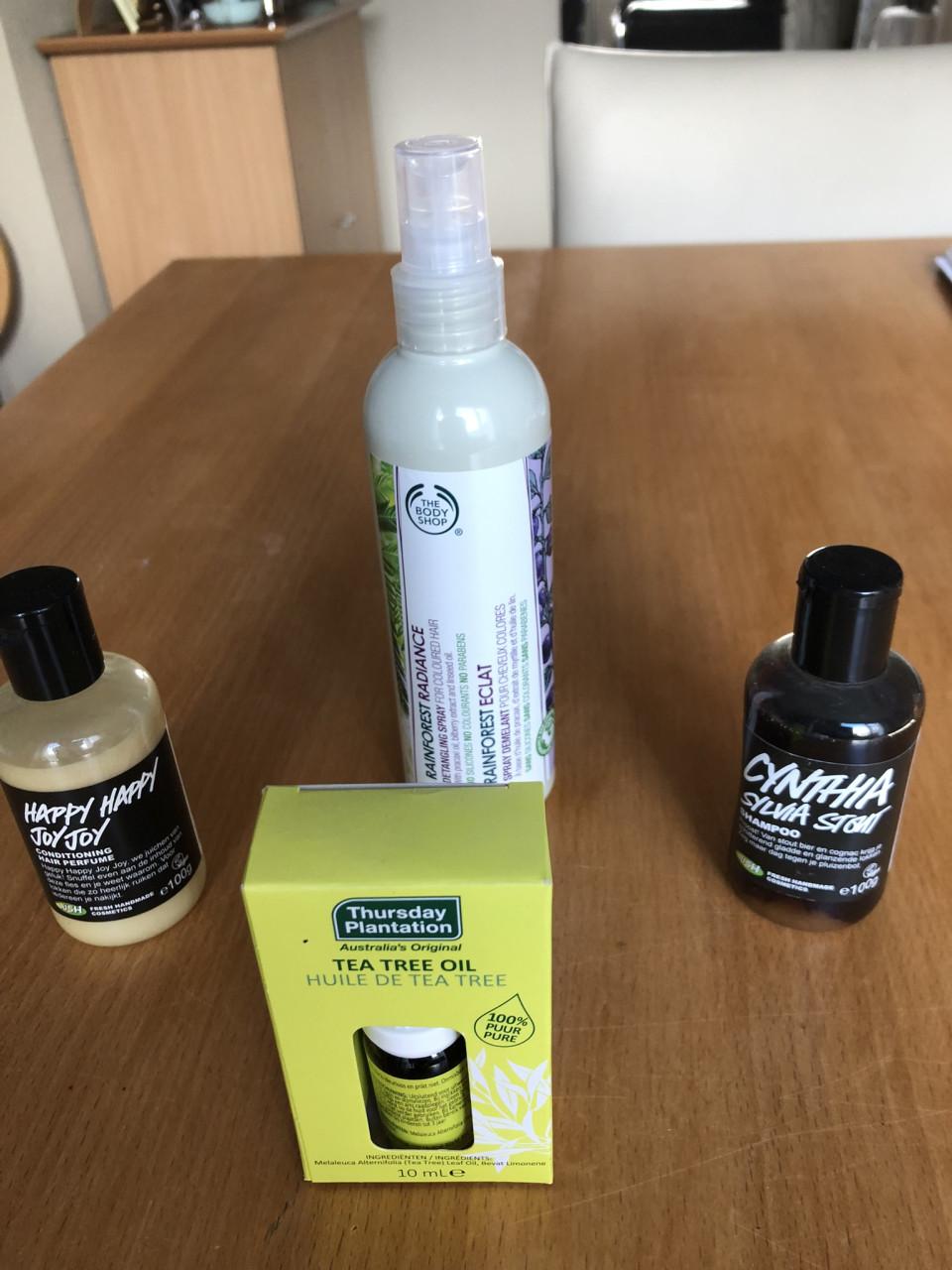 Te koop een verzorgingssetje.(1).(nieuw).