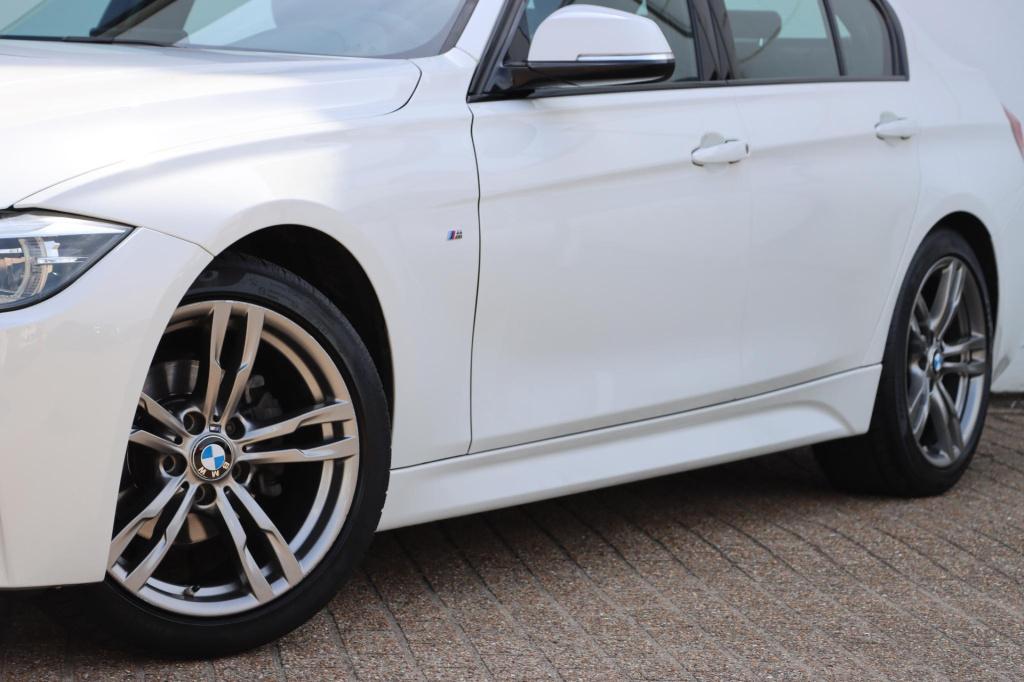 BMW 3-serie 320i edition m sport shadow executive 184pk