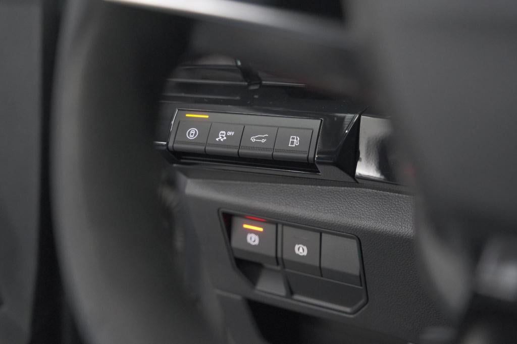 Renault Rafale 1.2 e-tech 4x4 plug-in hybrid 300 atelier alpine | panoramad