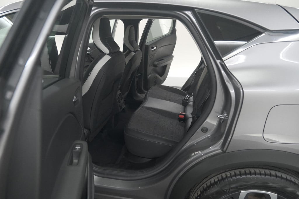 Renault Captur 1.6 e-tech plug-in hybrid 160 intens | parkeersensoren | app