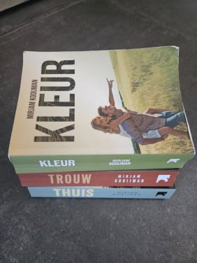 Thuis-Trouw-Kleur, Mirjam Kooijman