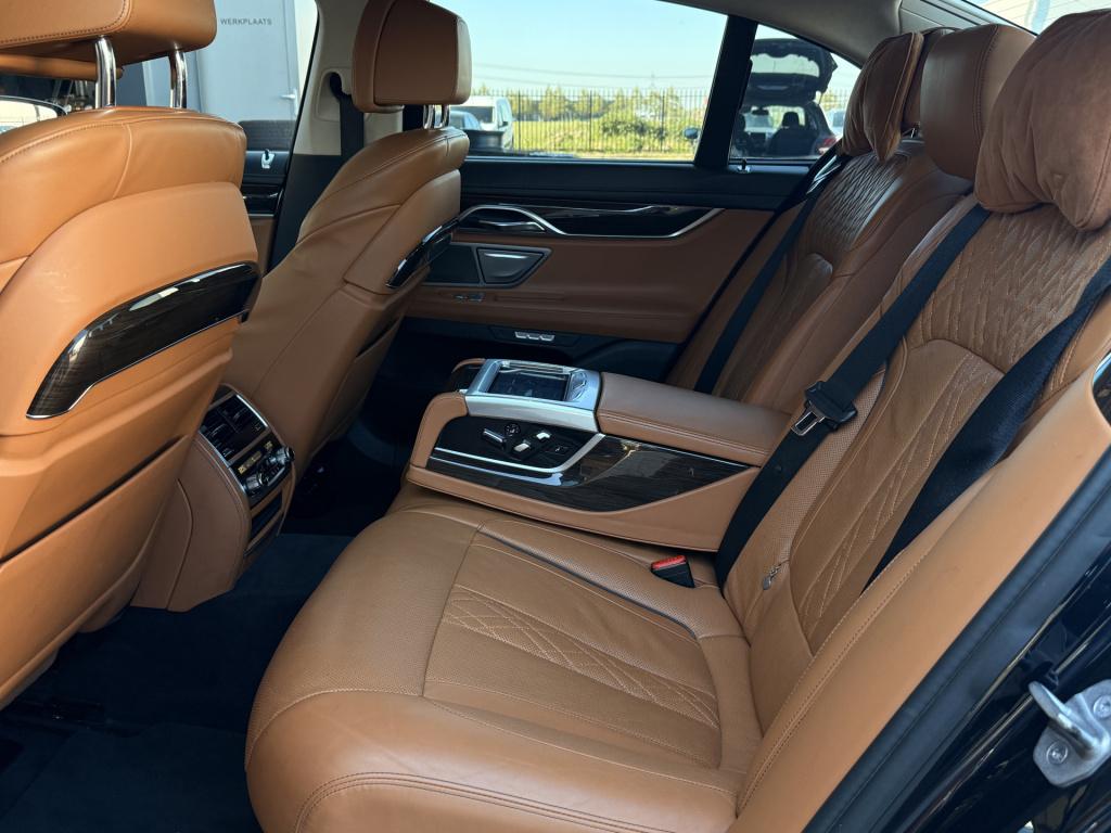 BMW 7 Serie 740i high executive | harman kardon | schuif/kanteldak | soft c