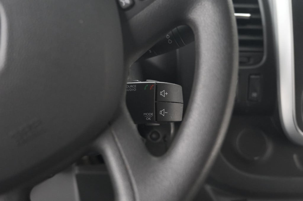 Renault Trafic 2.0 dci 120 t27 l1h1 work edition | trekhaak | apple carplay