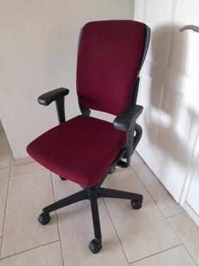 Ahrend  bureaustoel (verstelbaar) z.g.a.n.