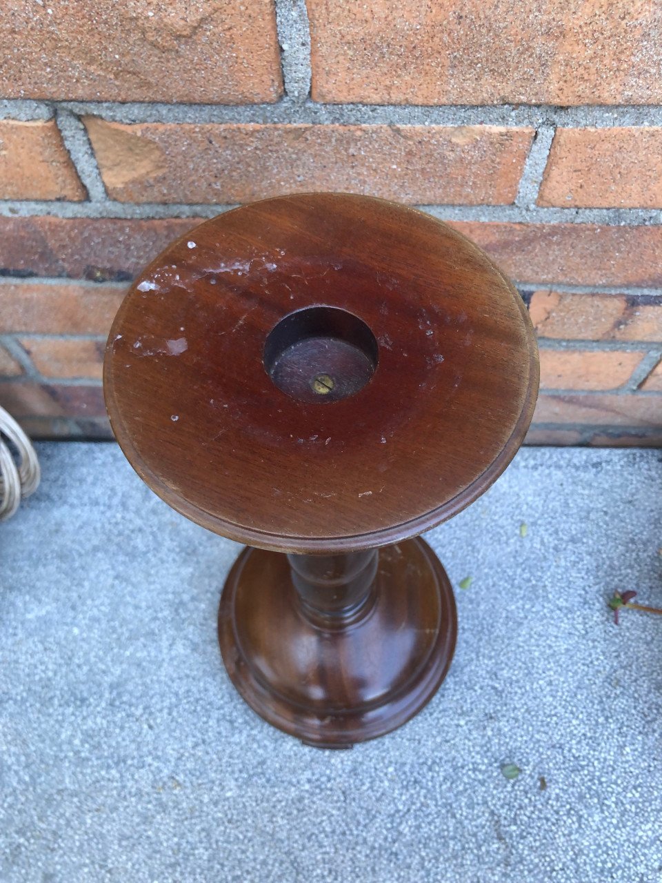 Retro kaarsenstandaard ook leuk om een plant op te zetten.
