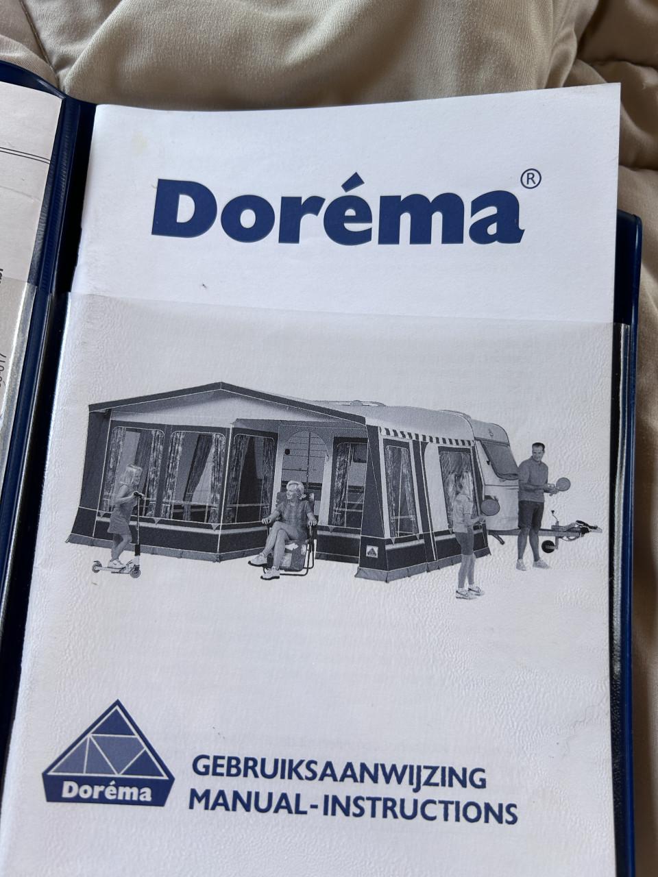 Frisse caravan SPRITE EK390 compleet met voortent en luifel