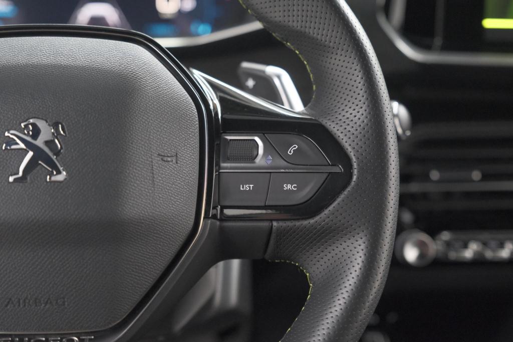 Peugeot 2008 puretech 130 eat8 gt-line | camera | dodehoekdetectie | adapti