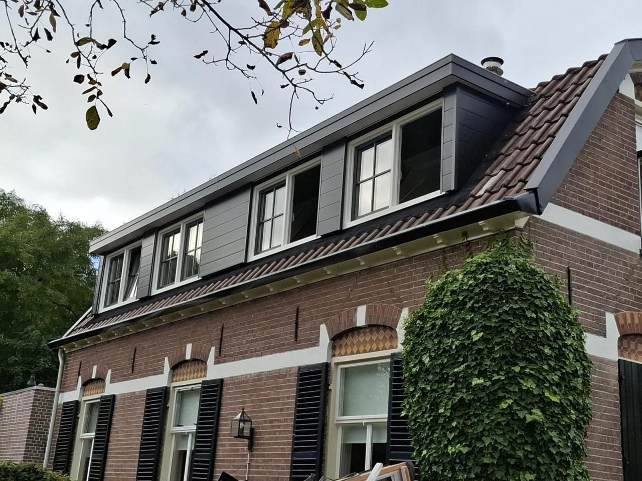 Prachtige dakkapel of nokverhoging van DakkapelDirect! 06 50818221