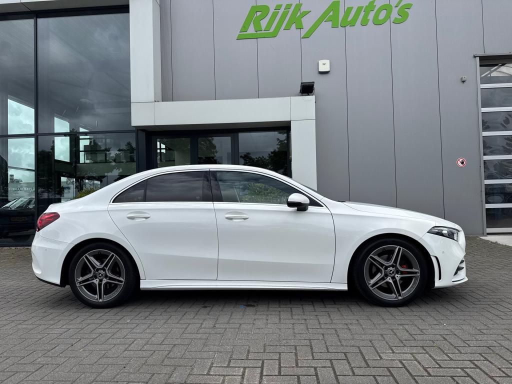 Mercedes-Benz A-Klasse 200 amg edition premium plus * camera * carplay * 18