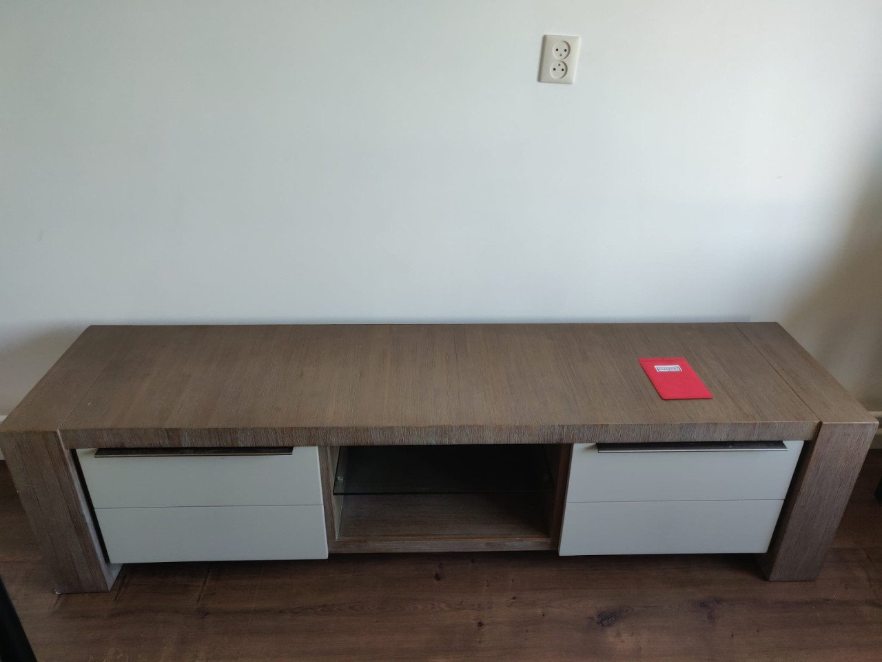 Massief houten meubelset: eettafel, buffetkast en TV meubel