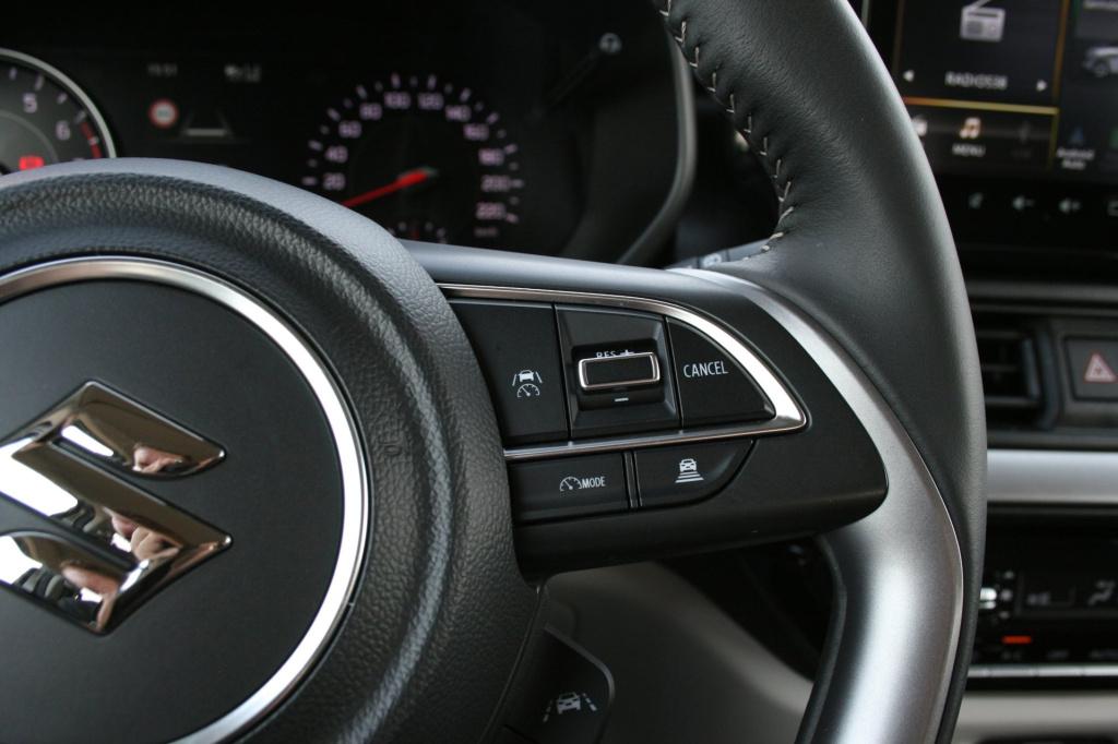 Suzuki Swift 1.2 style smart hybrid