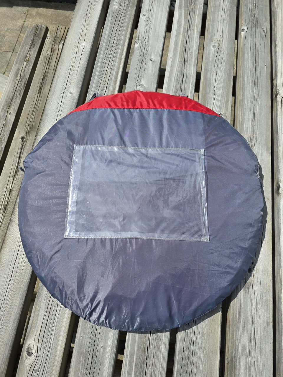 Pop-up strand tent