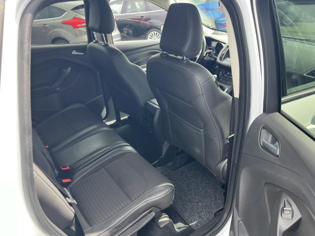 Ford Kuga 1.5 ecoboost 150pk 2wd titanium | trekhaak |