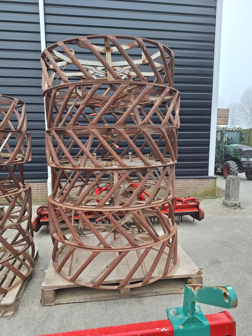 Molcon kooiwielen 2sets 16.9R38 (5 of 3 ster), 1set 14.9R38