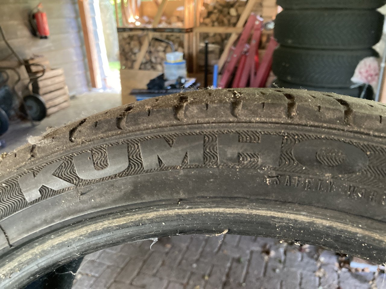 Zomerbanden 225/40 R18 92W XL  totaal 6 stuks !  zie tekst