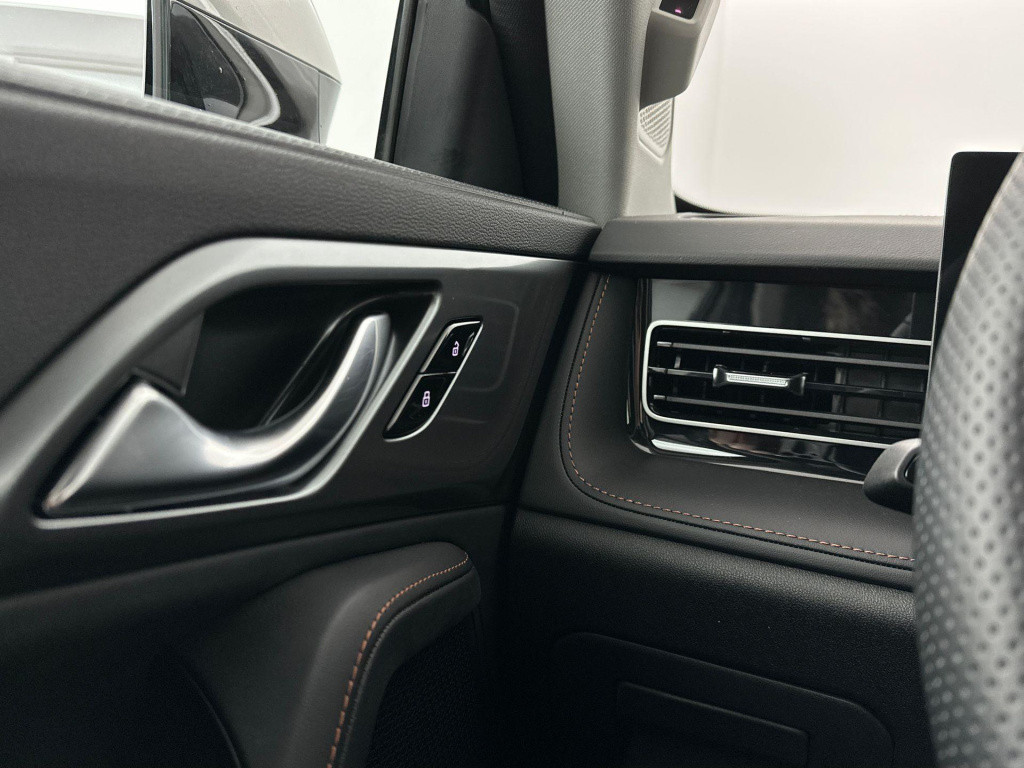 MG Hs 1.5 luxury | mg upgrade deal | nieuw te bestellen | leder | 100 km el