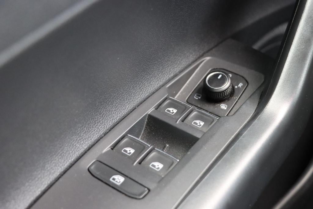 Volkswagen Polo 1.0 tsi highline business r 95pk | camera | carplay