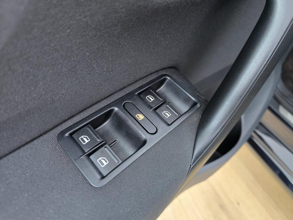 Volkswagen Polo occasion 1.2 tsi bluemotion highline edition | zwart | twee