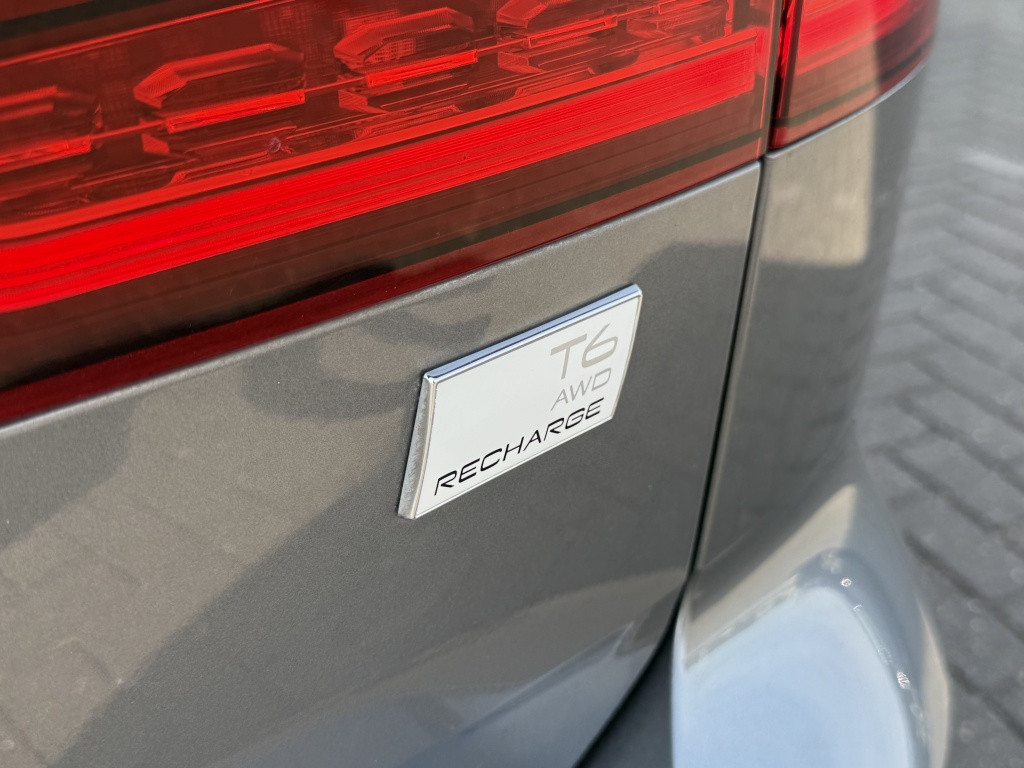 Volvo V60 t6 340pk recharge r-design| panodak| adap.cruise| trekhaak| stan