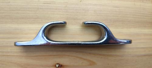 Klamp, waarschijnlijk RVS, geen alu, zie foto's voor meting