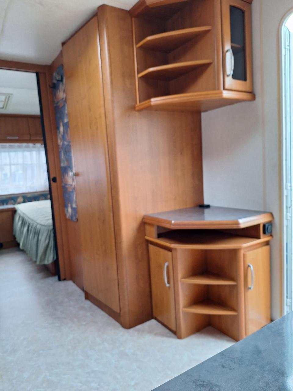 Caravan hobby excellent 560