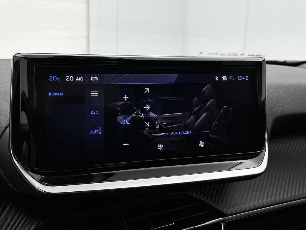 Peugeot 2008 1.2 hybrid 136 allure | rijklaar | 3d cockpit | keyless entry 