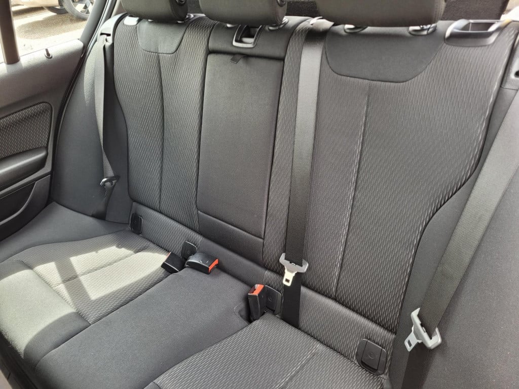 BMW 1 Serie 116i executive advantage . navi climate pdc lm velgen led stoel