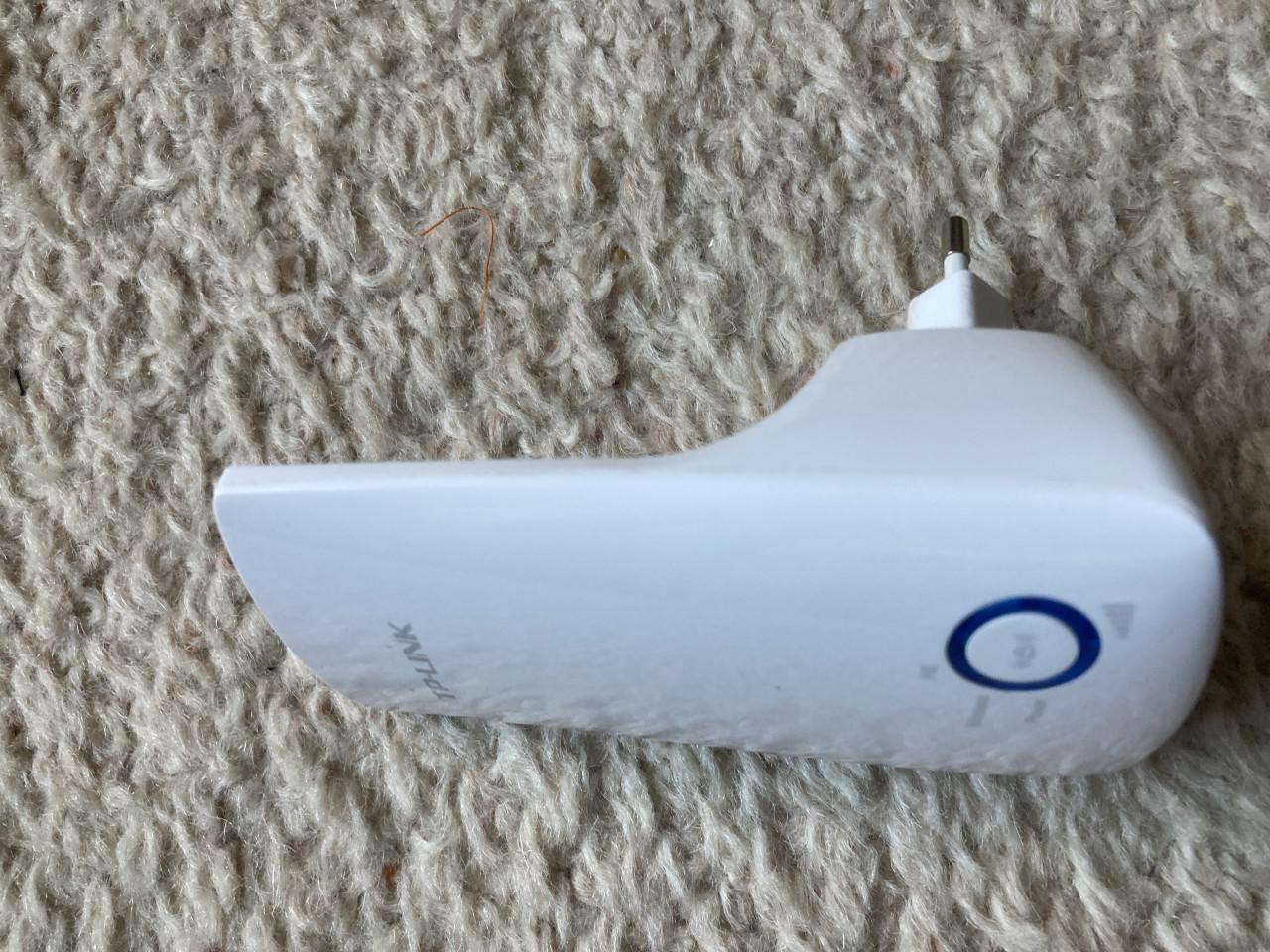 2x Wifi range extenders TPlink en Sitecom