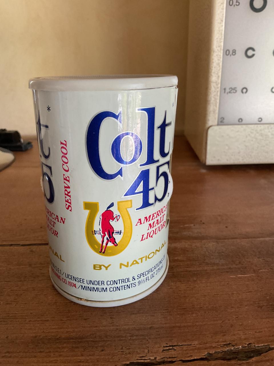 Vintage radio ( Colt 45 bier blikje )