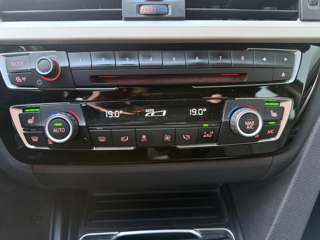 BMW 3-serie 320i 184pk sedan executive luxury