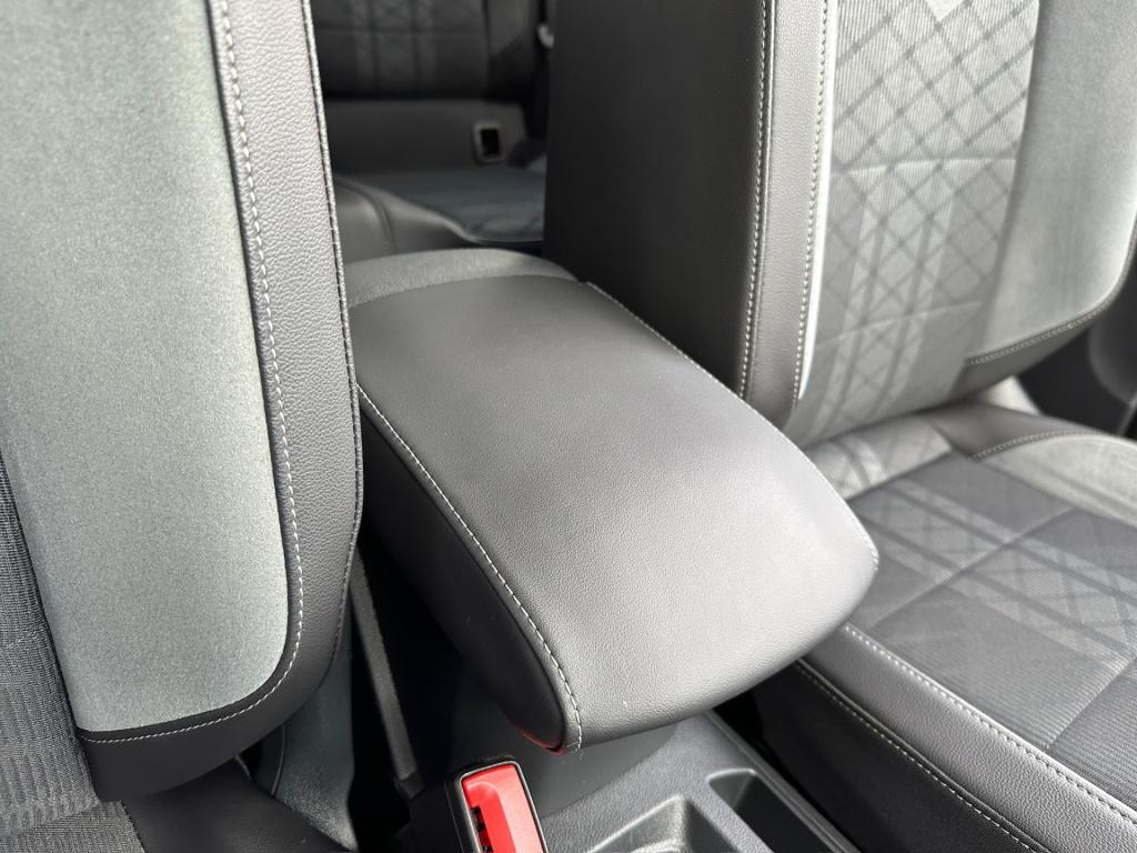 Volkswagen T-roc 1.5 tsi 150pk dsg r-line | trekhaak | camera | keyless | e