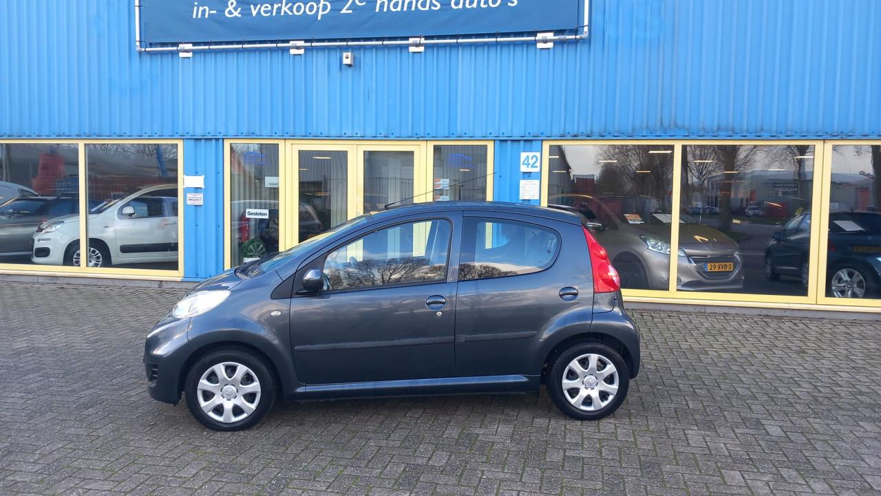 Peugeot 107 1.0 12v Sublime 5drs bj:2009 airco leer 55.000km Nieuwstaat !!
