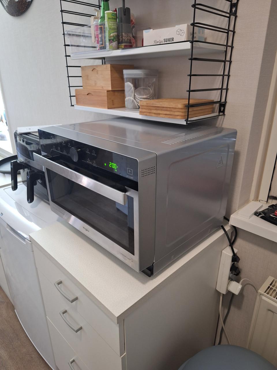 Combi oven-grill-magnetron