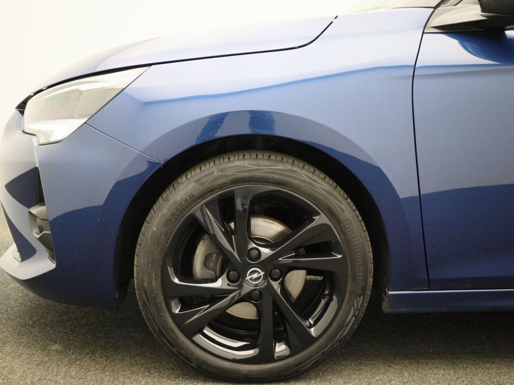 Opel Corsa 1.2 gs line | automaat | parkeer sensoren | navigatie | apple ca