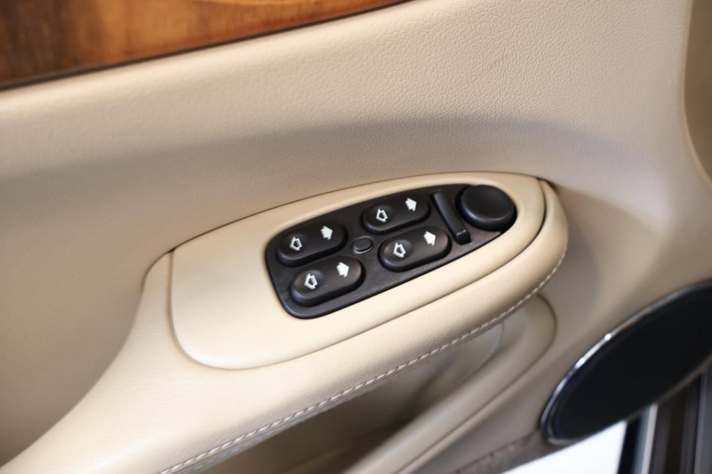 Jaguar Xj 3.2 v8 executive org nl, eerste eigenaar, volledige onderhoud his