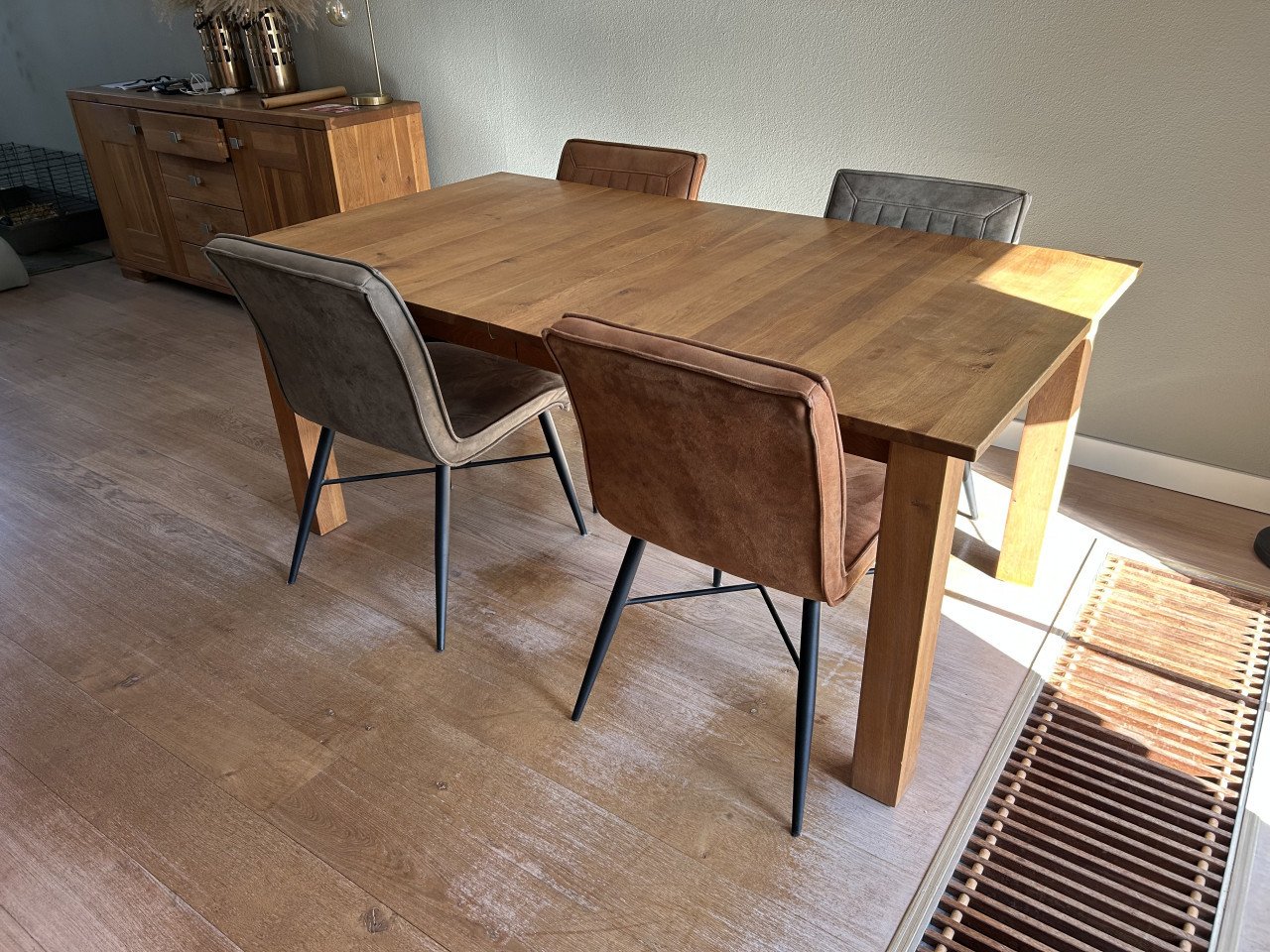 Eetkamertafel inclusief stoelen