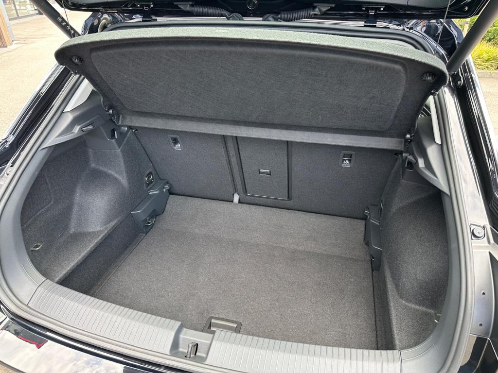 Volkswagen T-roc 1.5 tsi 150pk dsg style carplay | camera | keyless | elek.