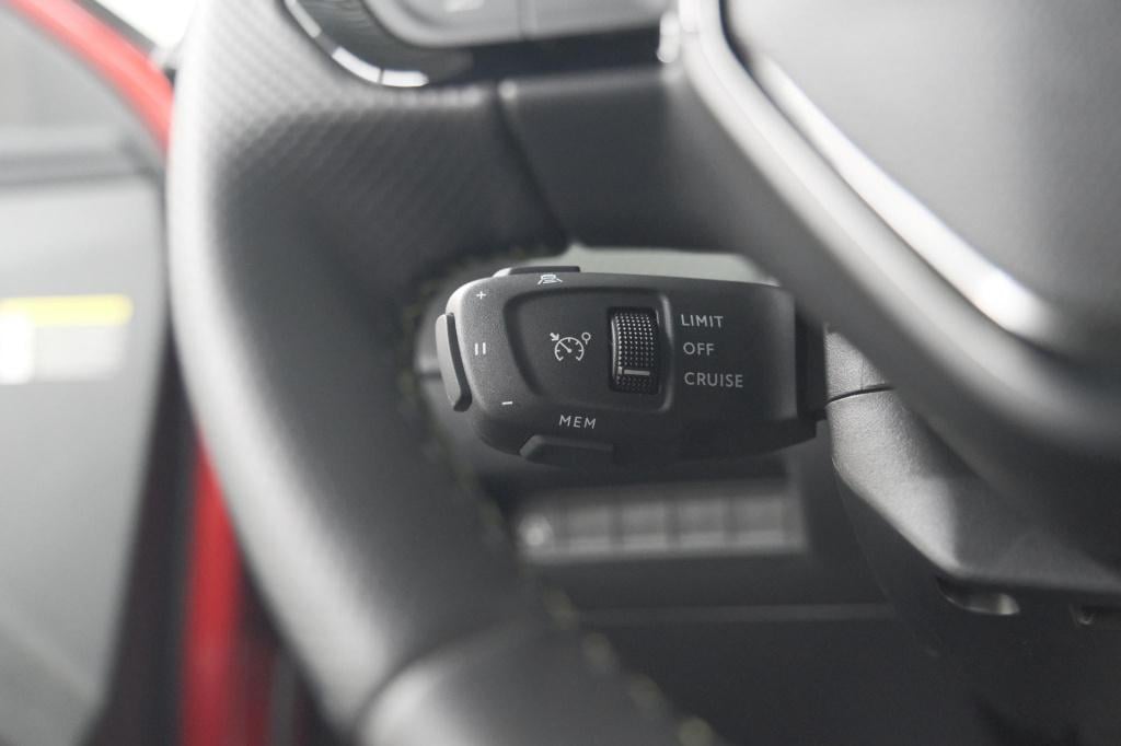 Peugeot 2008 puretech 130 eat8 gt | 360 camera | stoelmassage | adaptieve c