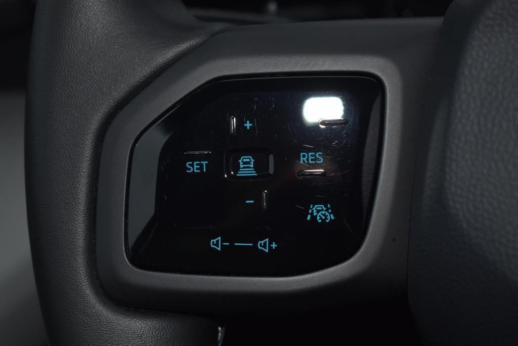 Ford Explorer premium extended range rwd 77 kwh | panoramadak | climate con