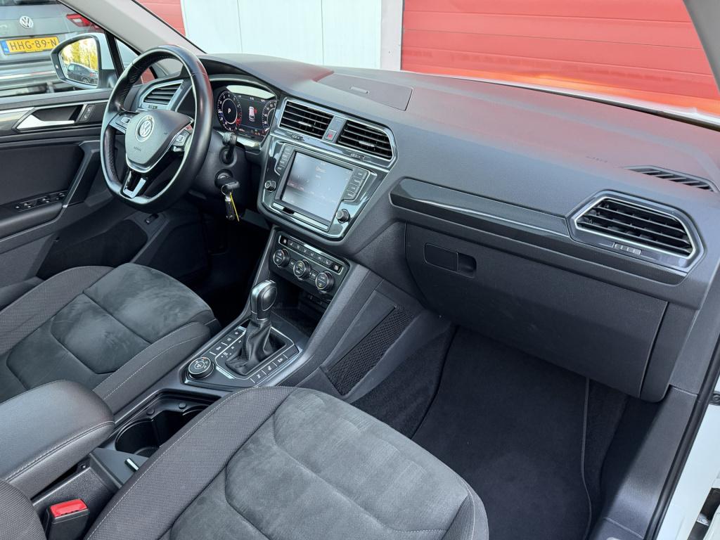 Volkswagen Tiguan 2.0 tsi 4motion highline | pano | acc | carplay | rijklaa