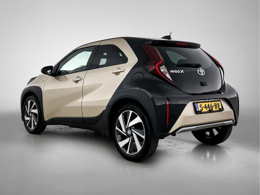Toyota Aygo x 1.0 vvt-i s-cvt envy automaat | navigatie | jbl soundsystem |