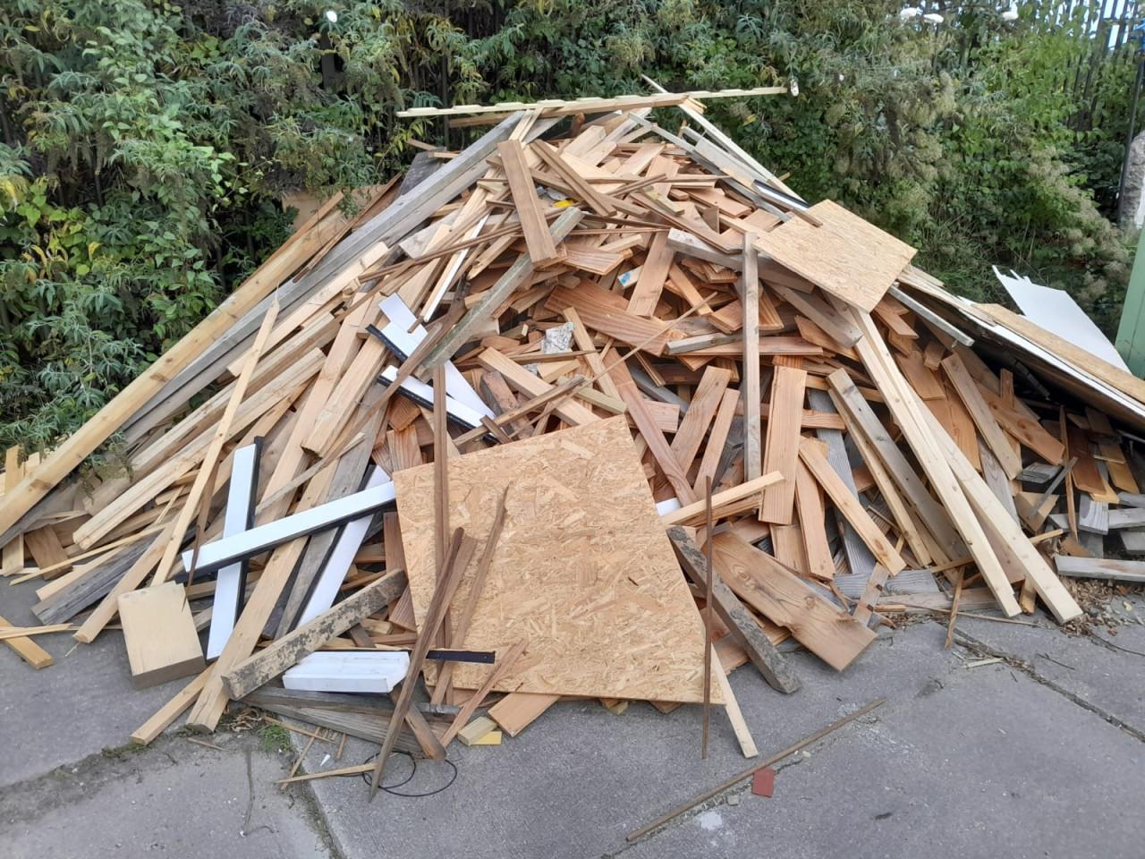 Gratis hout/ brandhout af te halen Oostkapelle