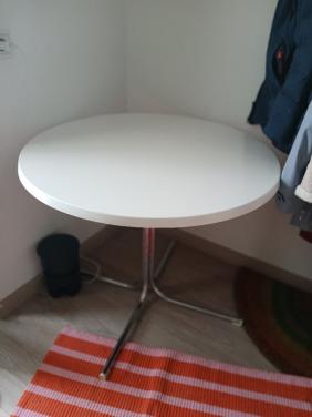 Witte ronde eettafel